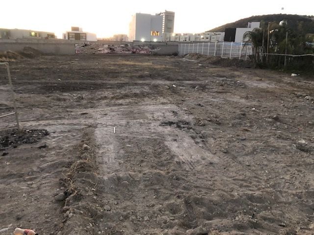TERRENO COMERCIAL EN RENTA EN JURIQUILLA TODO O EN PARTES   3,726 m2