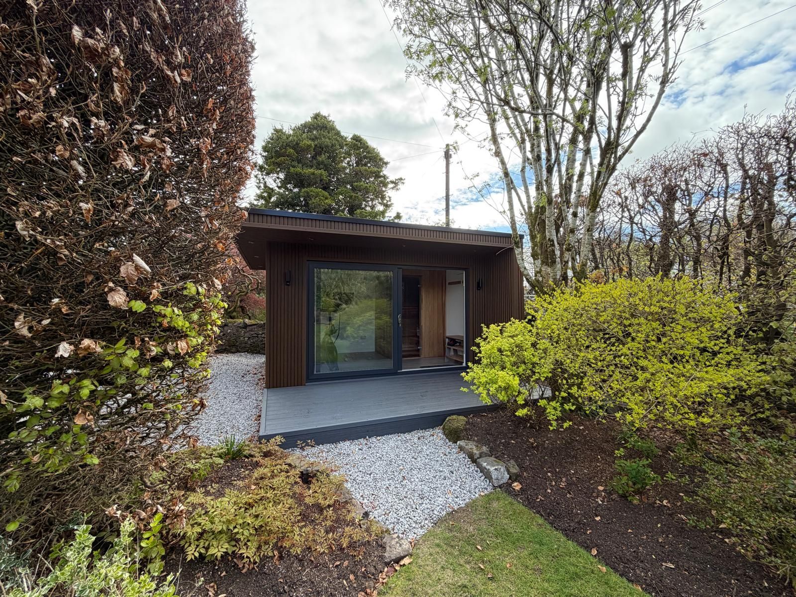 Compact 4m x 3m Oakspan garden room with internal sauna in Bridge of Weir