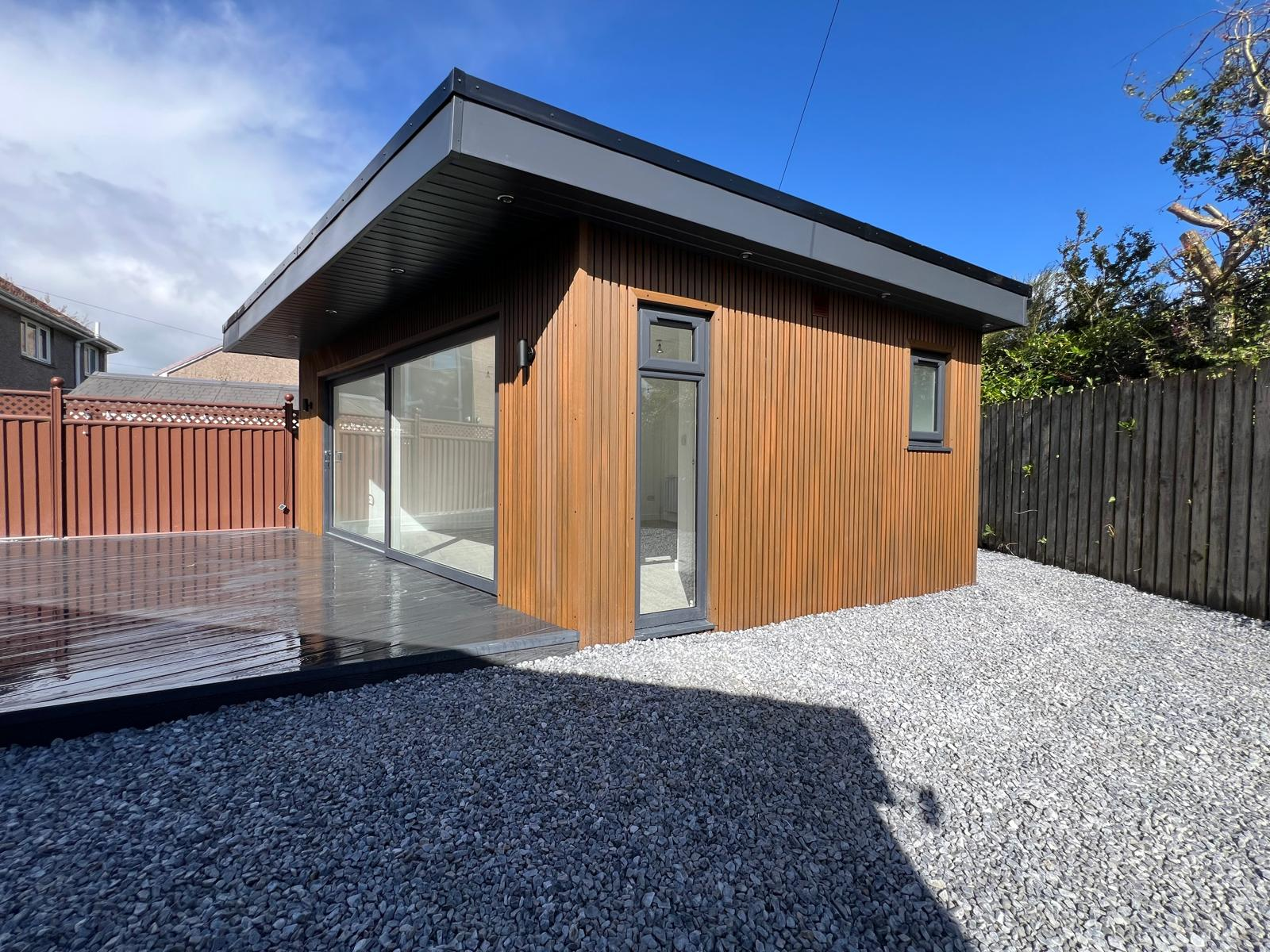 Angled 5m by 5m garden room built by Oakspan in Kirkintilloch