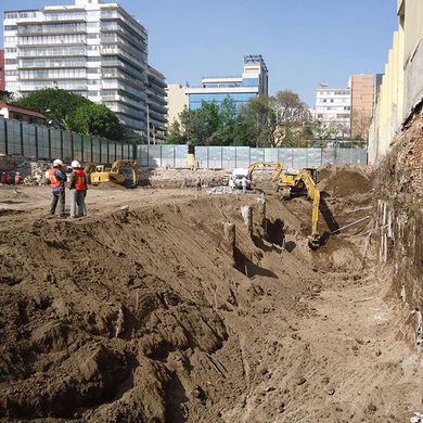 Suministro de materiales (tepetate, grava, arena, etc.)