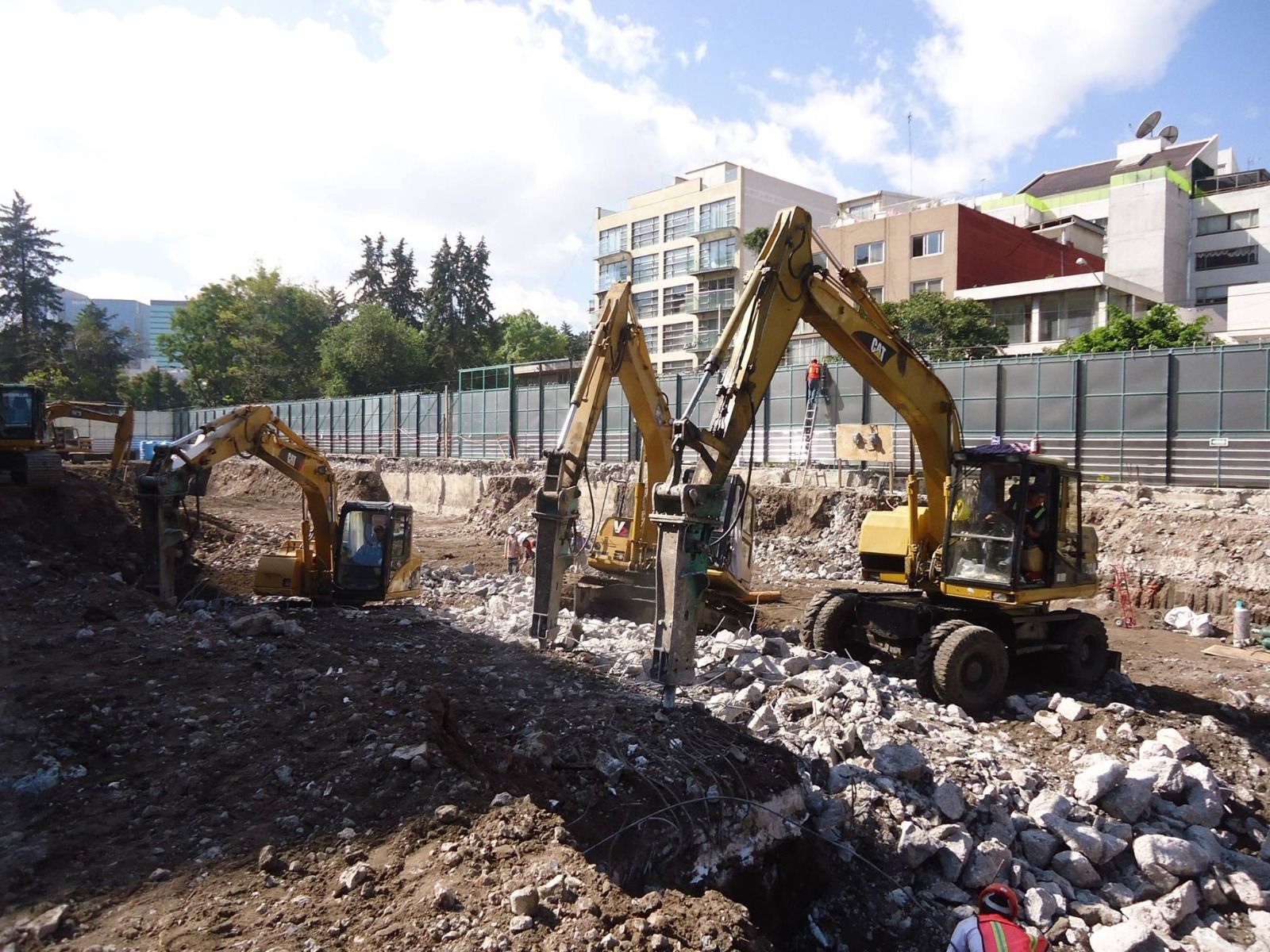 DEMOLICIONES Y EXCAVACIONES IMR - PALACIO DE HIERRO