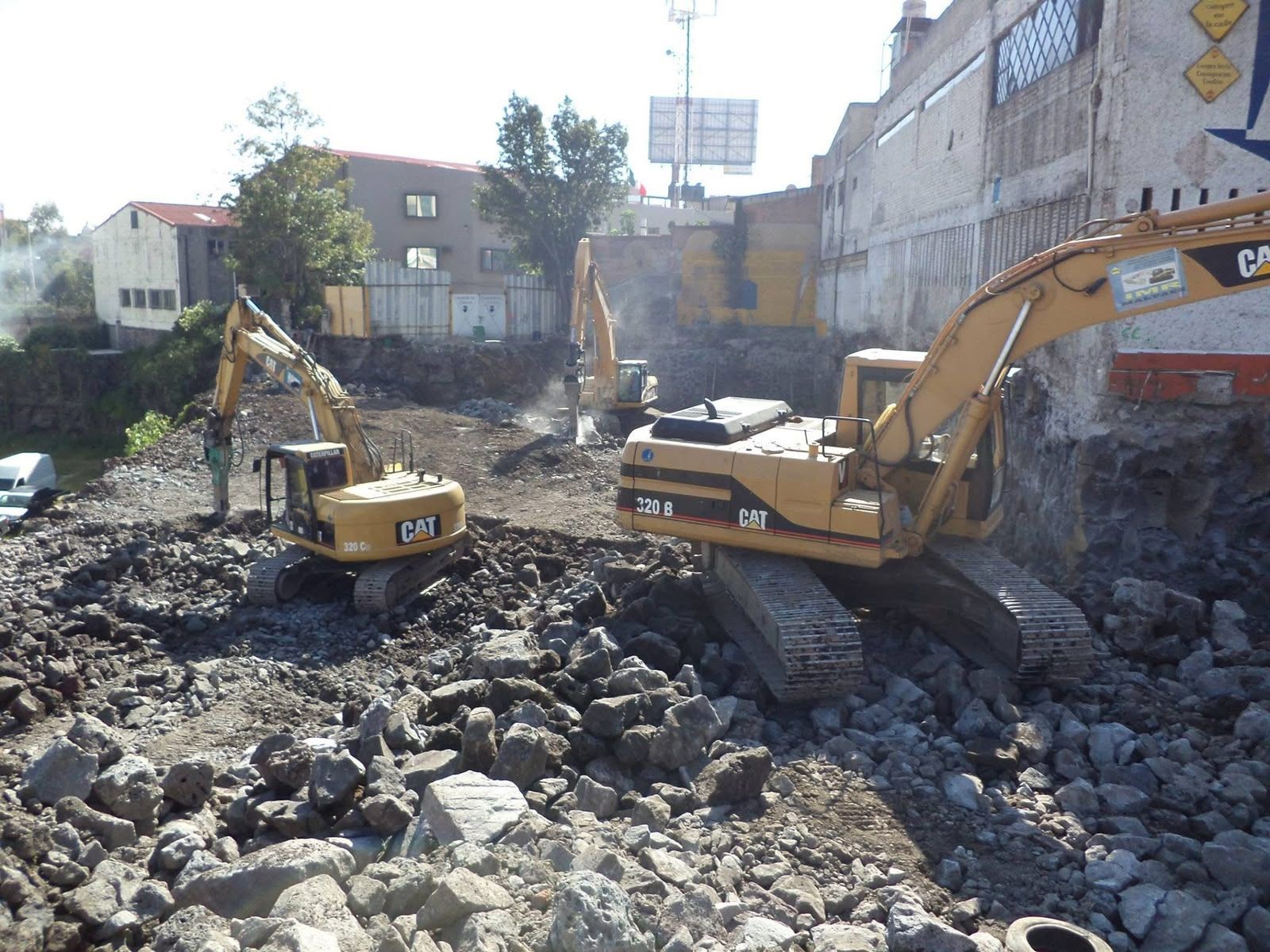 DEMOLICIONES Y EXCAVACIONES IMR -DEMOLICIONES