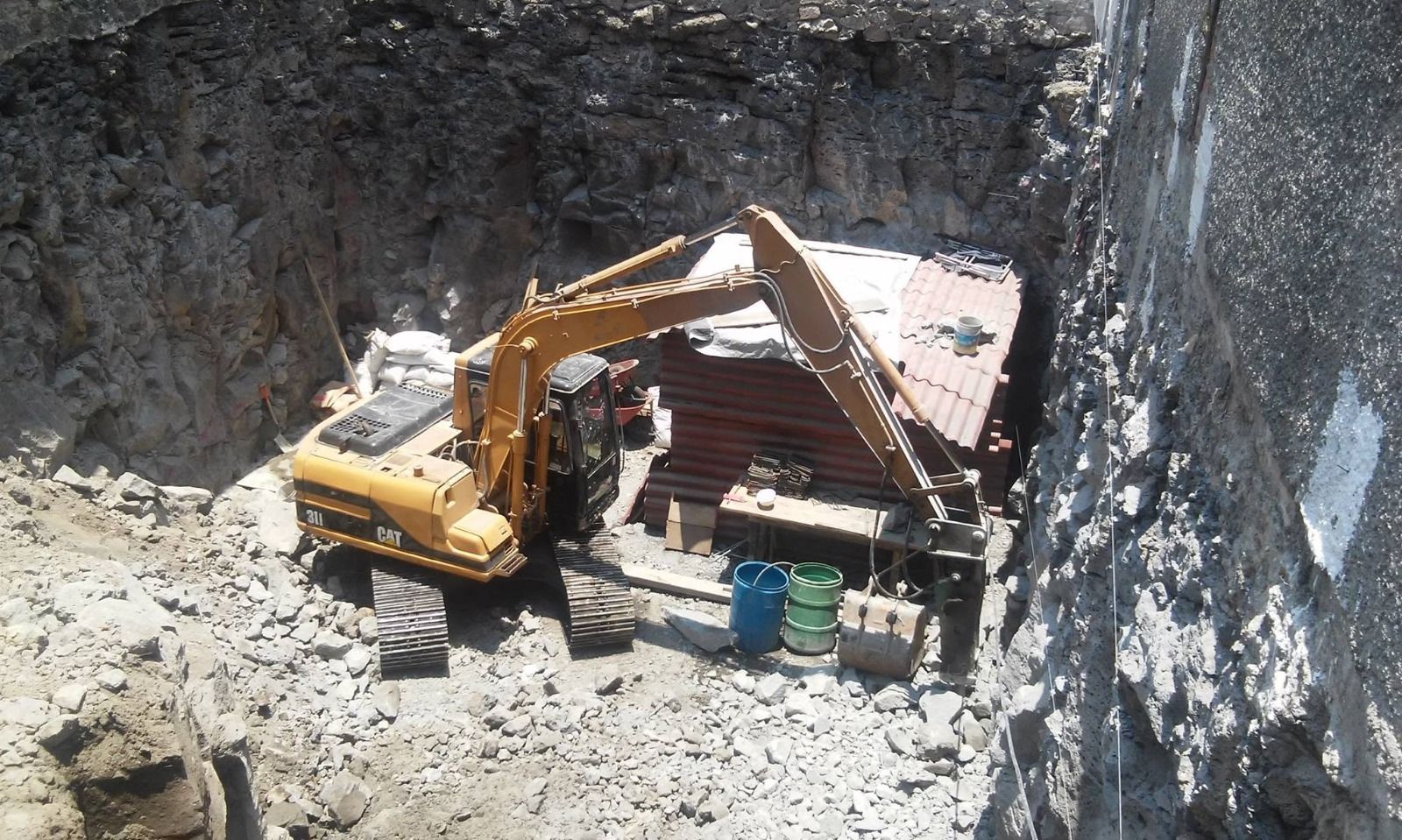 DEMOLICIONES Y EXCAVACIONES IMR- EXCAVACIONES