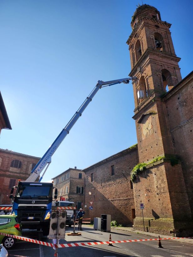 Piattaforma aerea 37 metri - Prato - Pratonoleggi