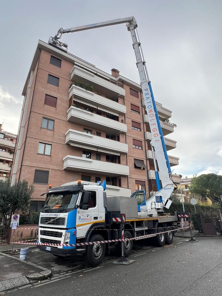 Piattaforma aerea 60 metri - Prato - Pratonoleggi