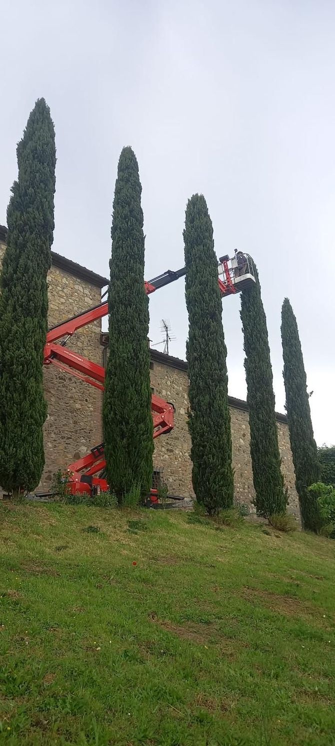 Piattaforma aerea a ragno 27 metri - Prato - Pratonoleggi