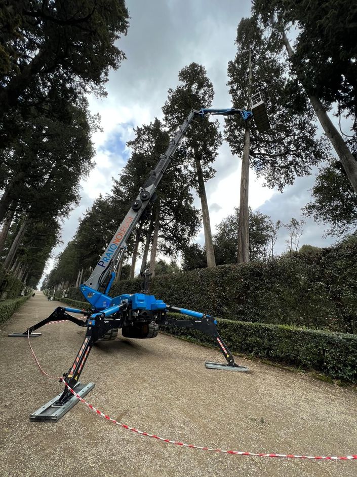Piattaforma aerea a ragno 43 metri - Prato - Pratonoleggi