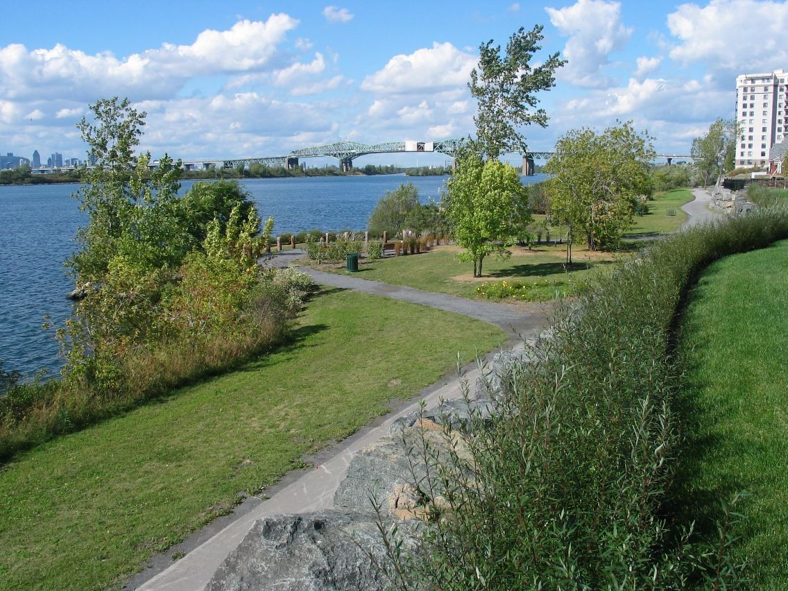 Imagine d'un pont à Brossard