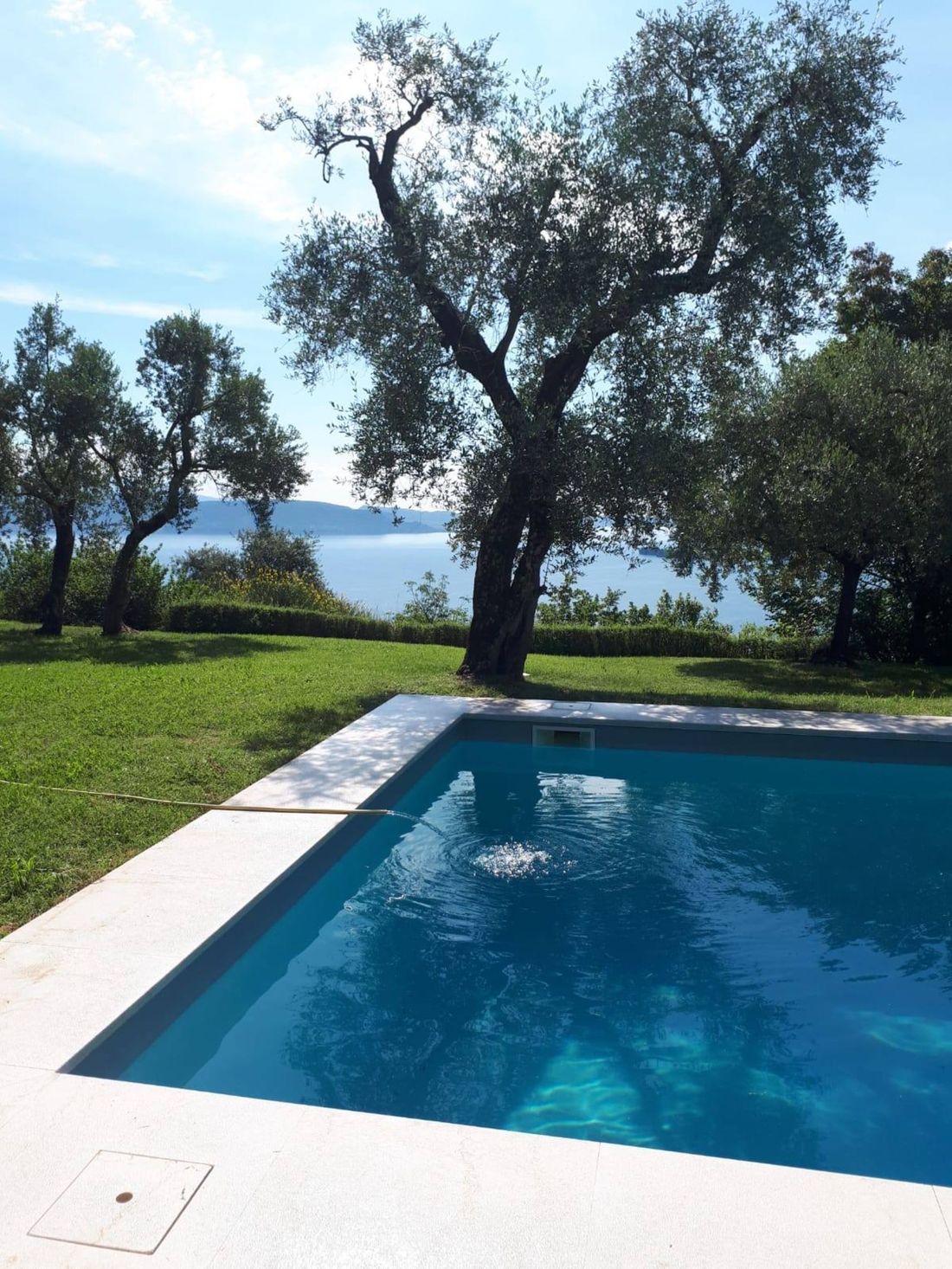 Ristrutturazione di piscine a Brescia e sul Lago di Garda, lavoro finito in una villa