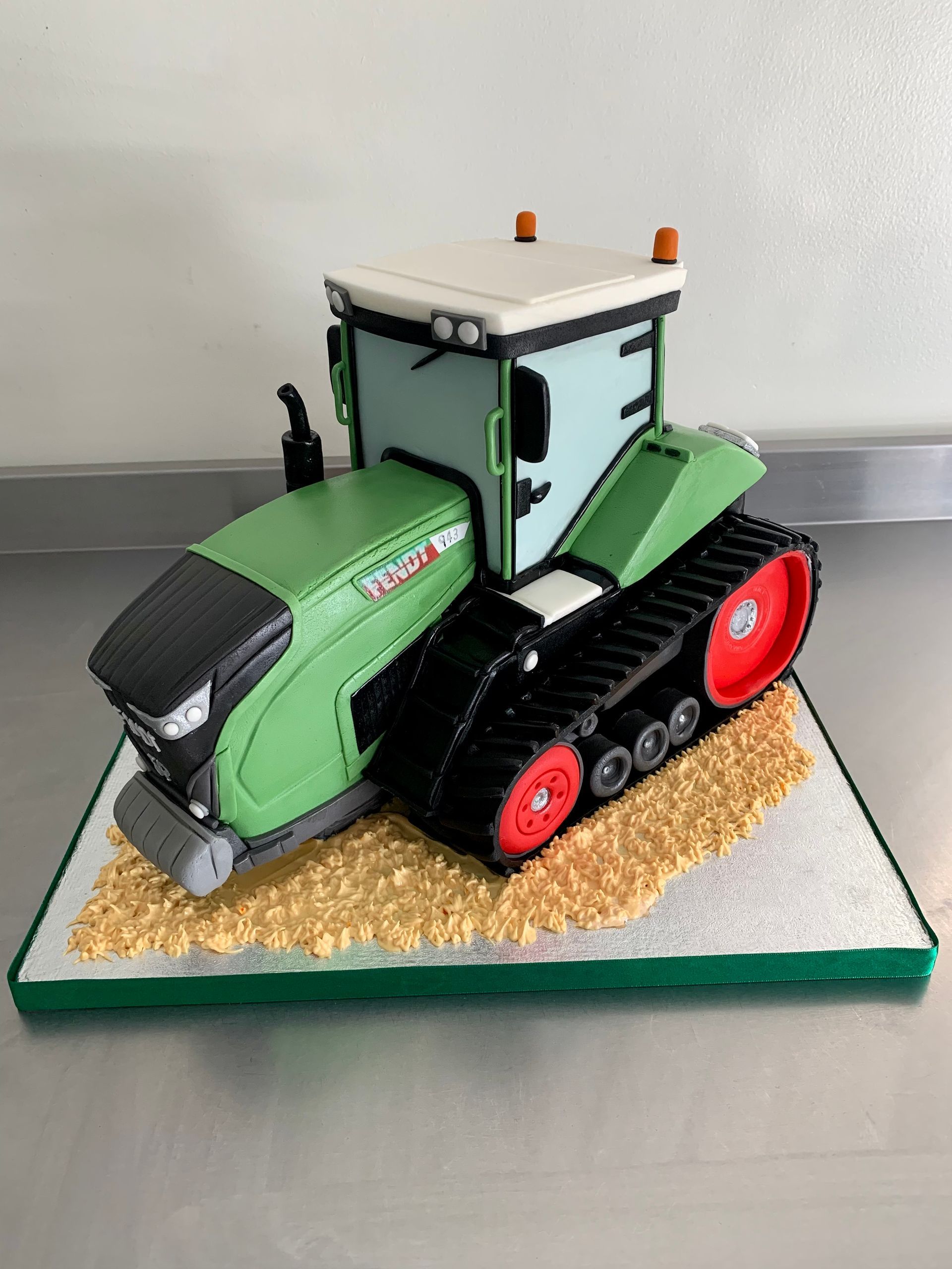 Novelty cakes