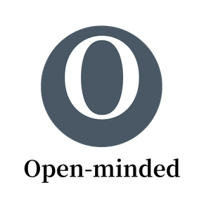 深灰色圓形標誌，上方有一個白色的“O”，下方是“Open-minded”字樣。