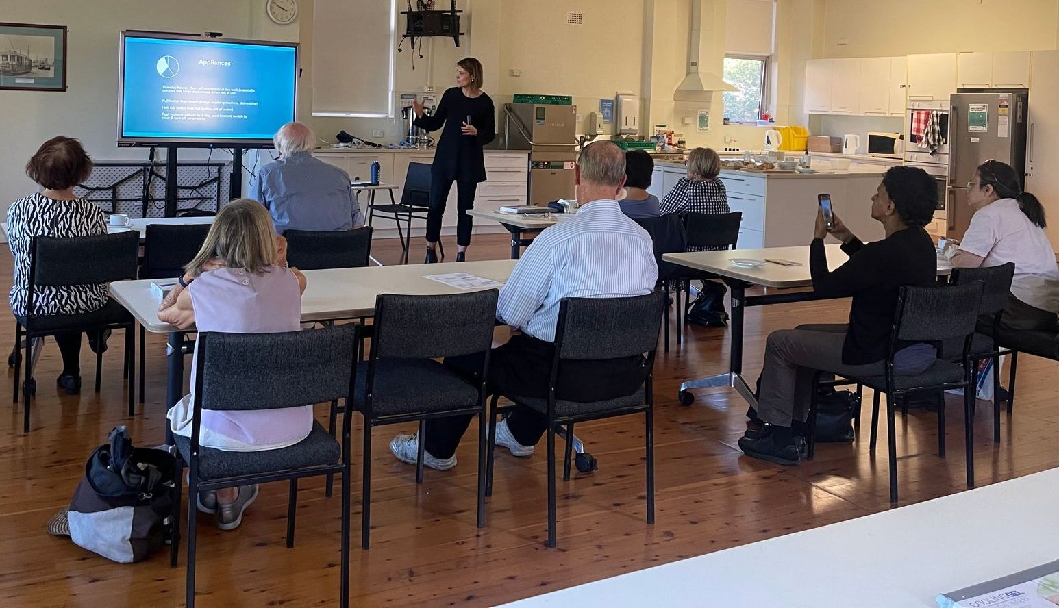 Jo Taranto presenting a community workshop. Workshops include circular economy and food waste avoidance topics.