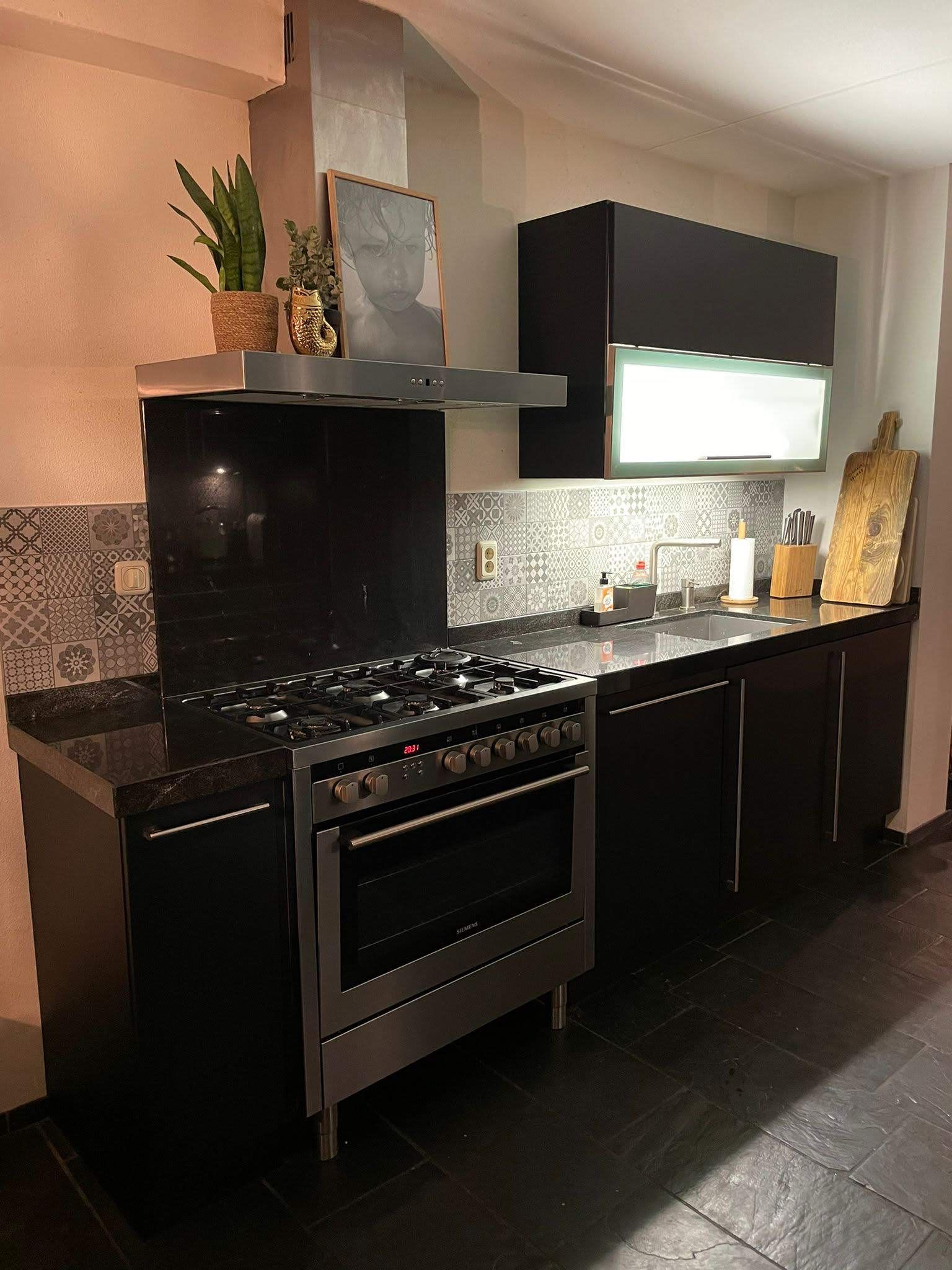 Keuken na wrappen - zwart