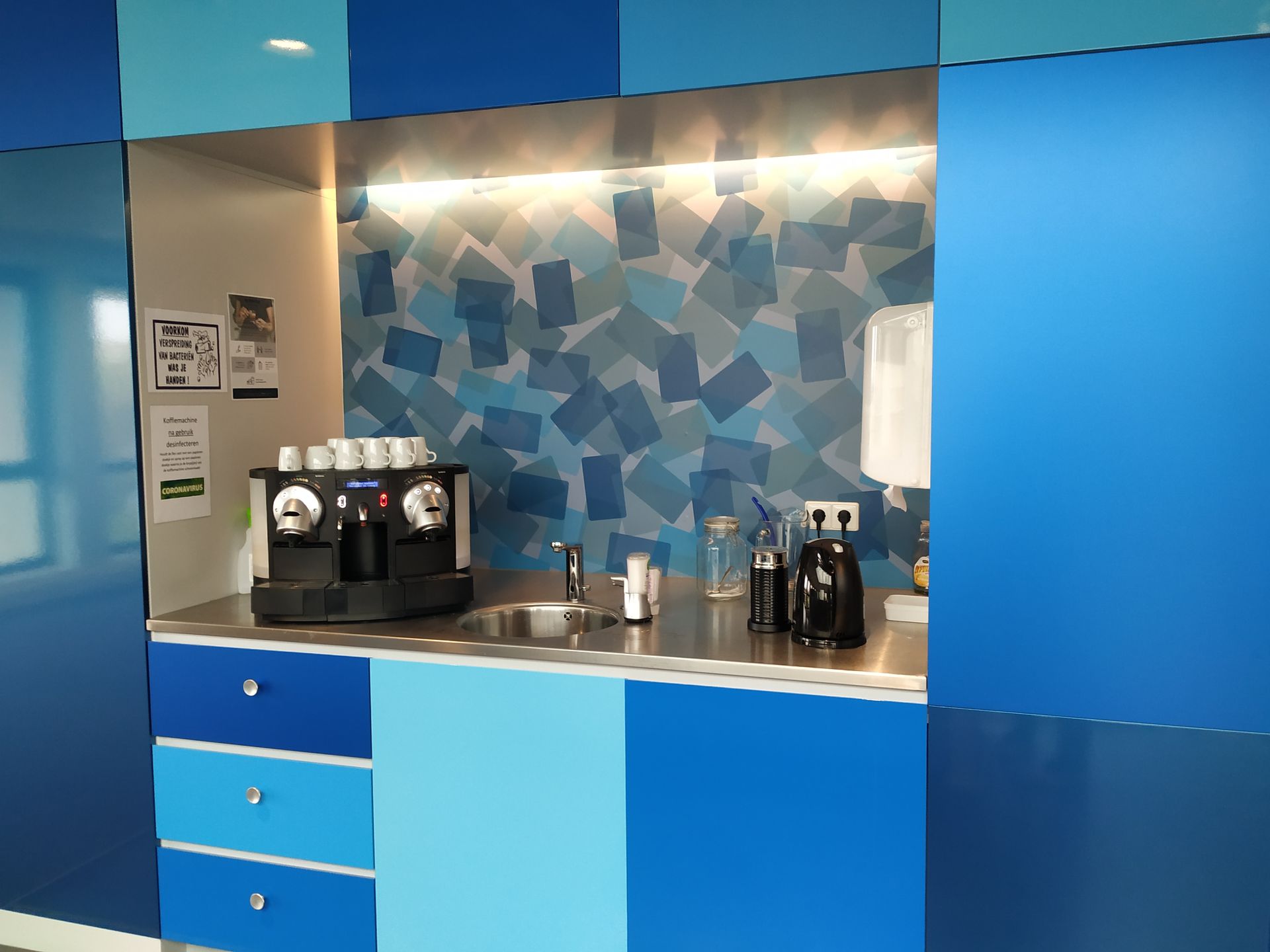 Keuken kantoorpand - na - blauw