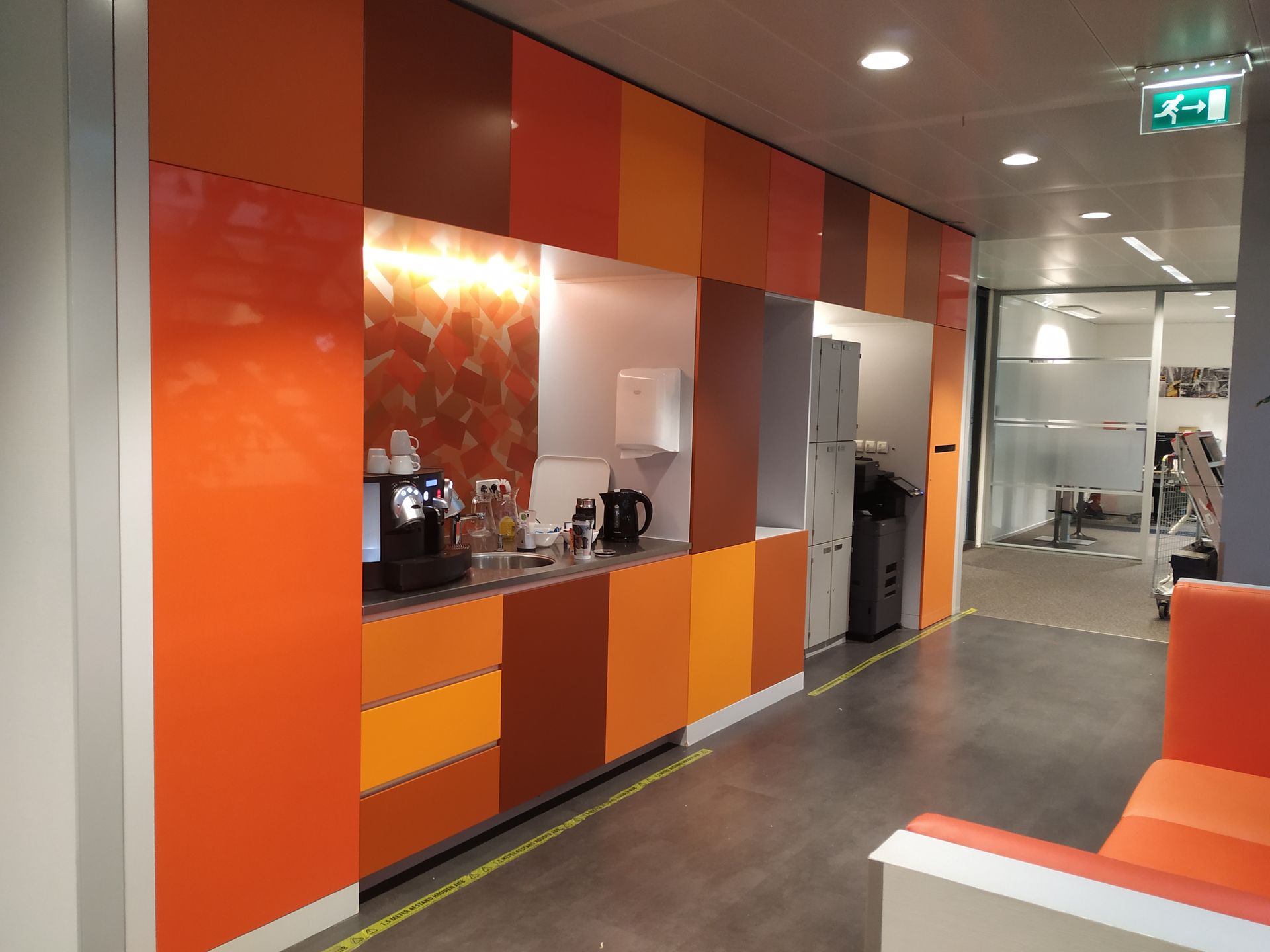 Keuken kantoorpand - na - oranje