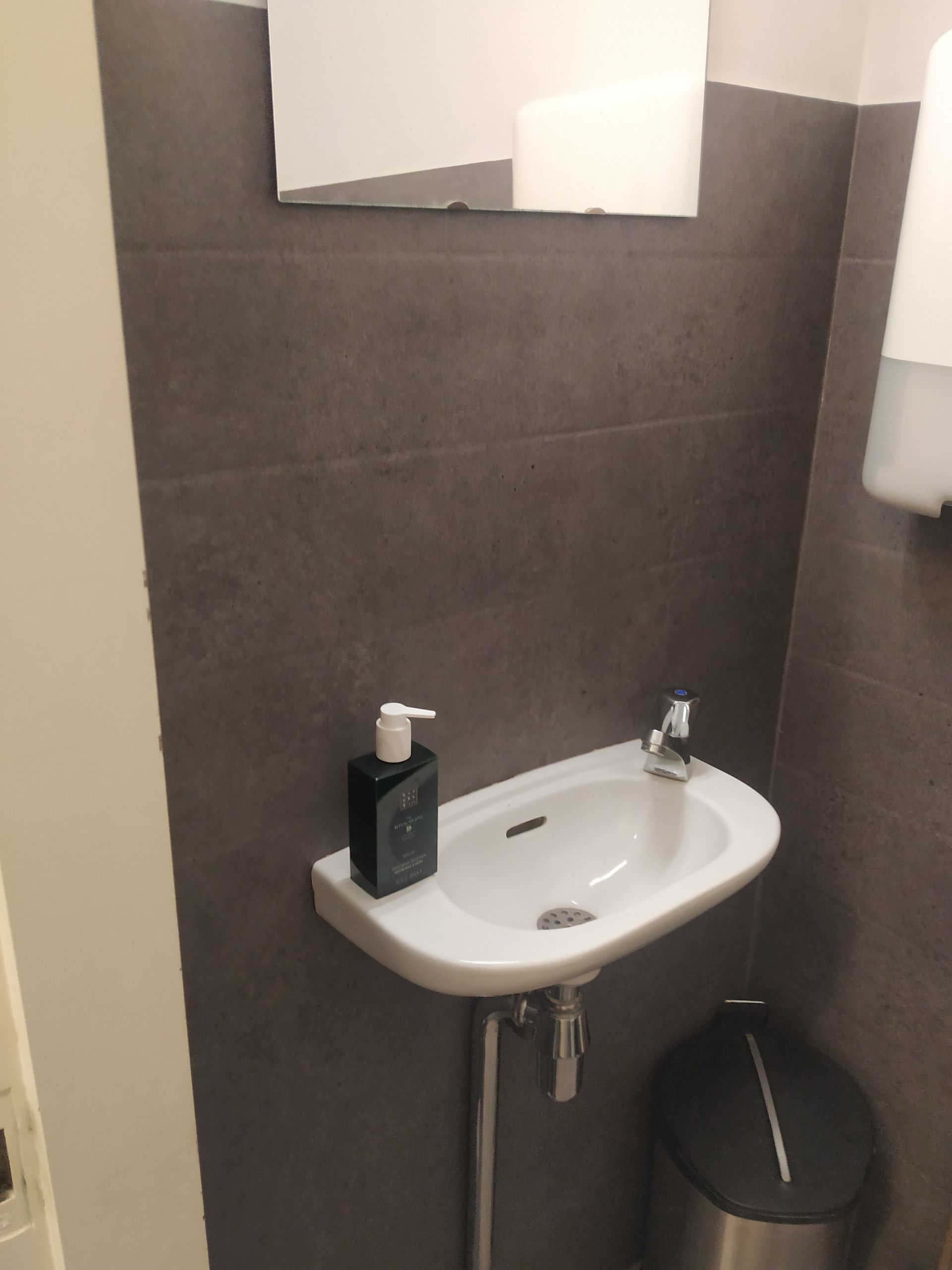 Tegels toilet - na wrappen