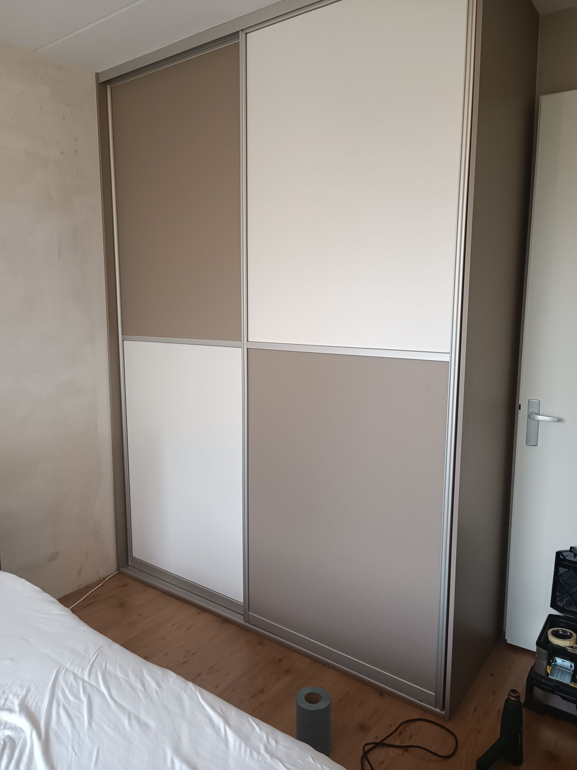 Gewrapte garderobe - kastdeuren