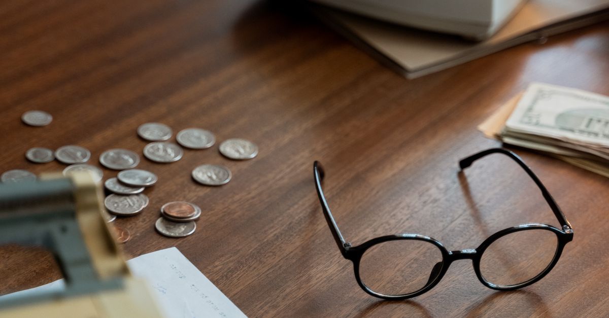 Financieel team bespreekt debiteurenbeheer en openstaande facturen