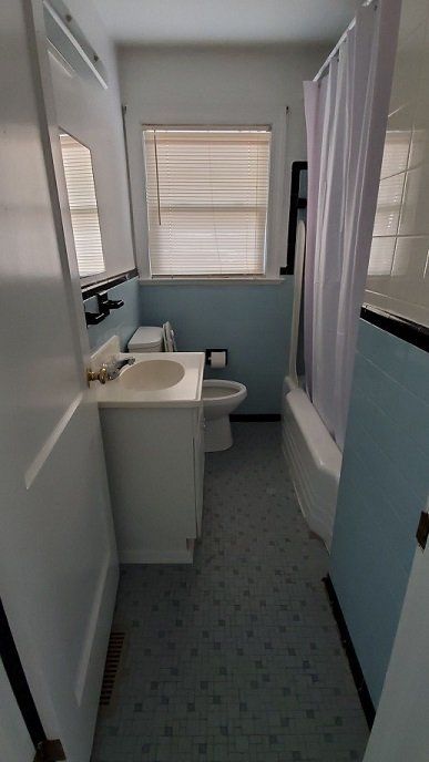 Inlet apartment bathroom