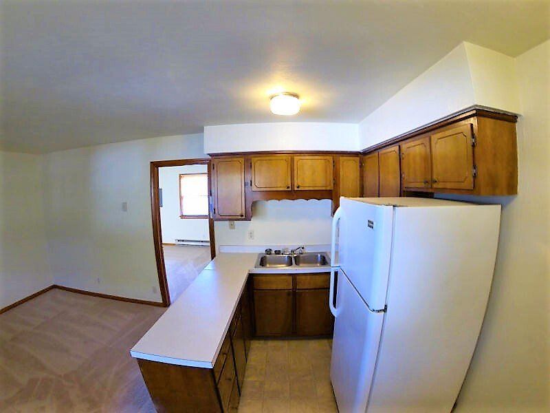 3rd Bay St Apartments kitchen