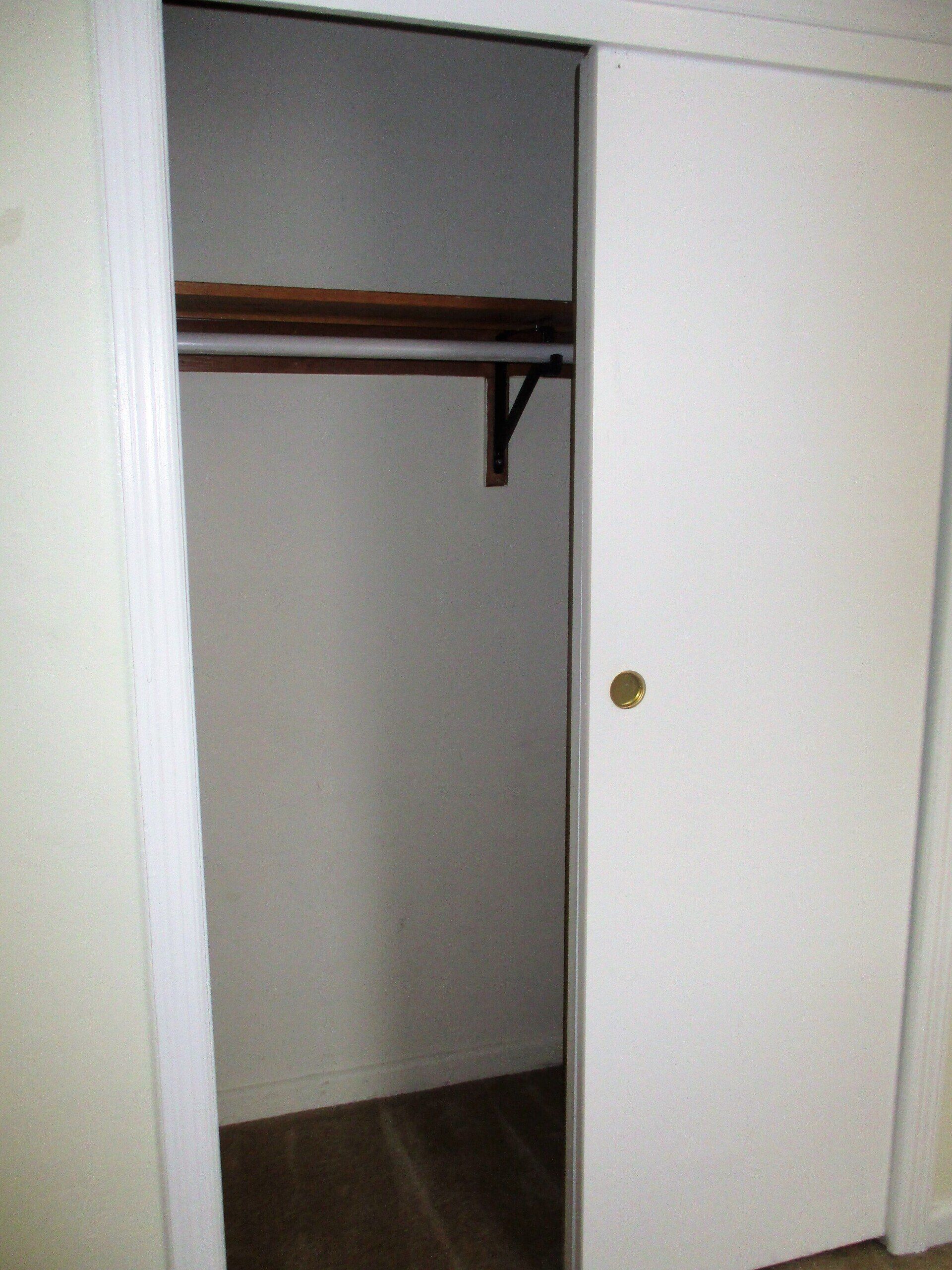 Kingston Landing closet
