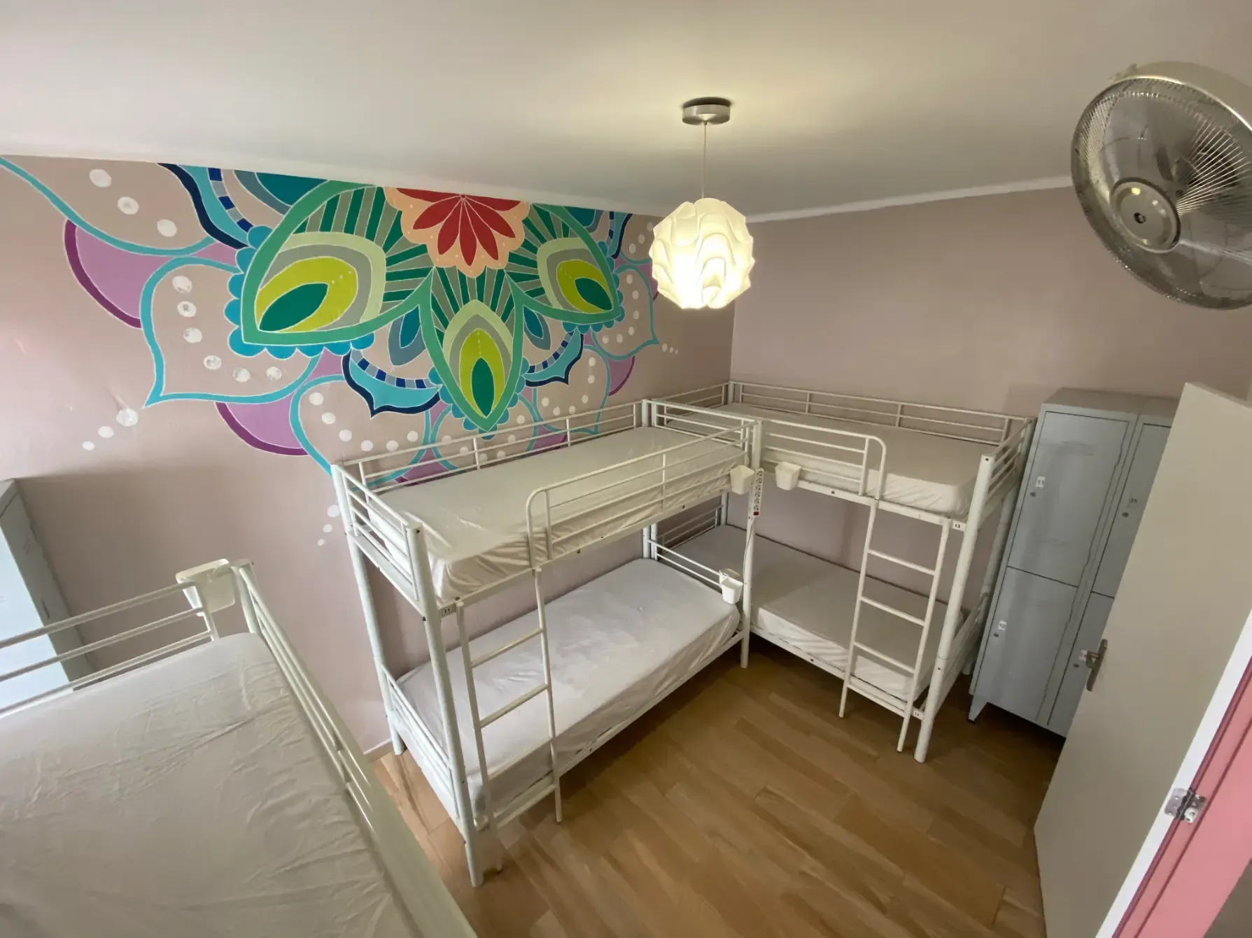 Orange Terrace Hostel  6 bed female Dorm