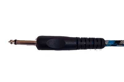 Plugue elétrico para transmissão de áudio.