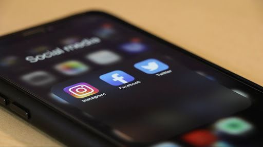 Social media apps on an iPhone
