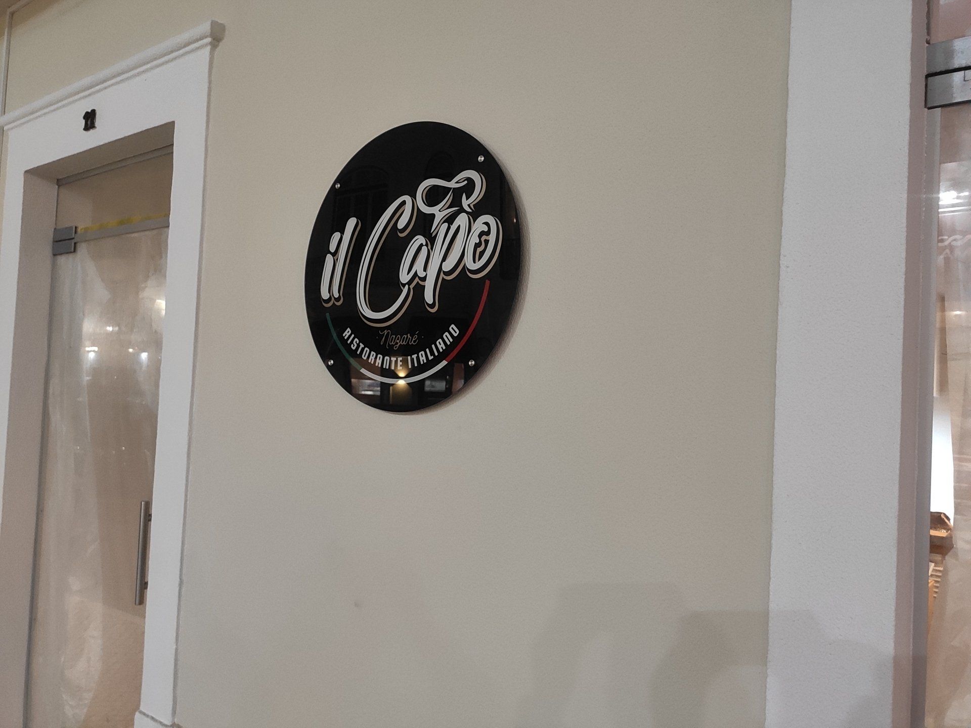 placa em acrilico com distanciadores