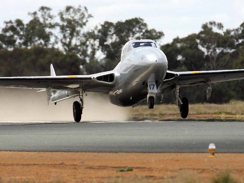 DH-115 VAMPIRE T.35