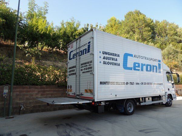 veicolo con sistema di carico