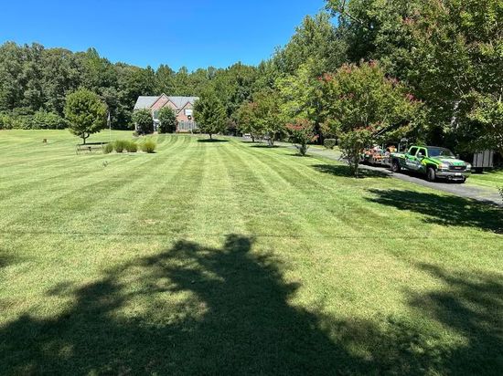 lawn care stafford va - PristineCutsLawnCare