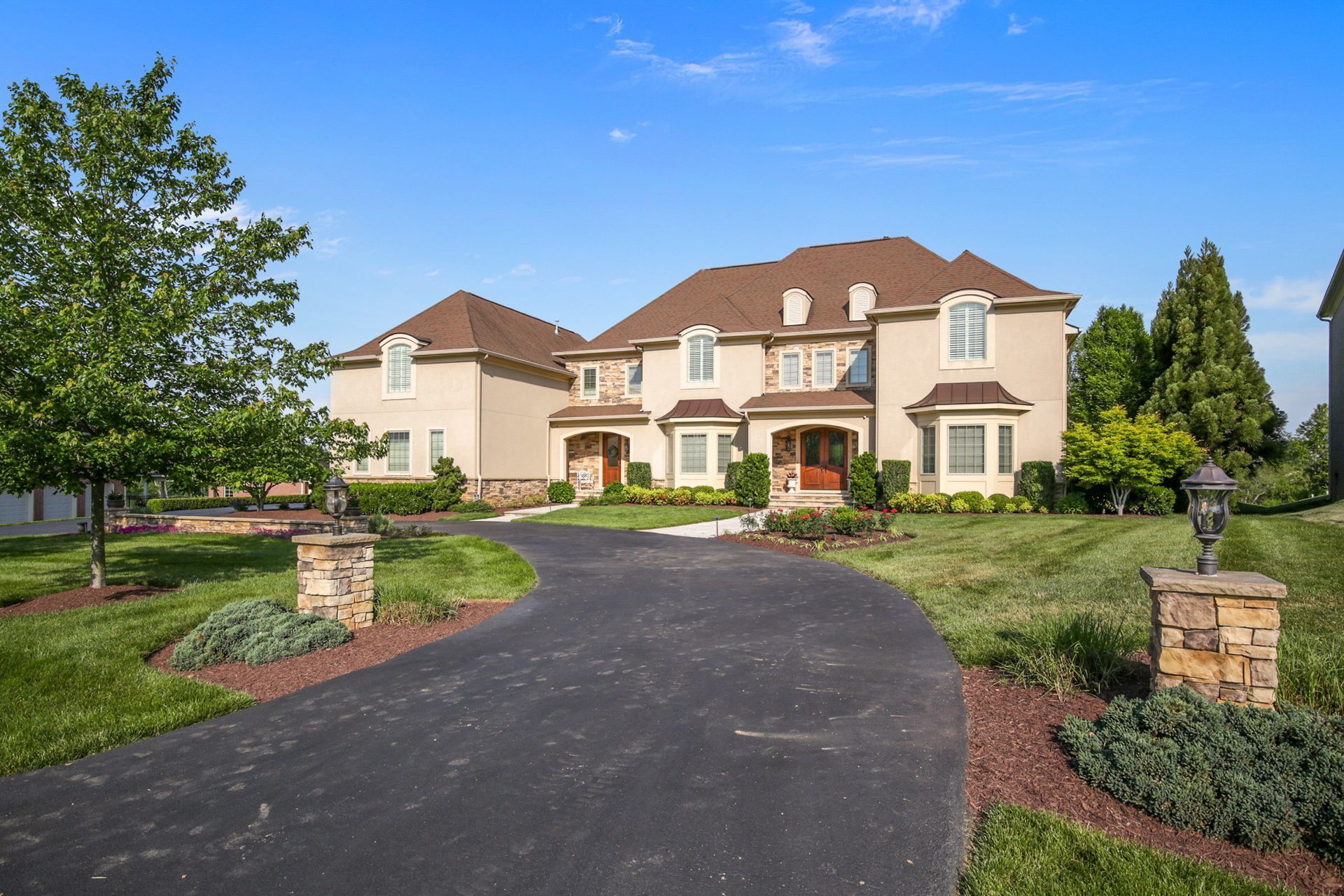 Front outdoor photo shoot of Clarksville, Maryland home residence by Craig Westerman