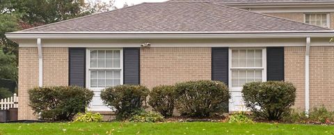 Power washing houses