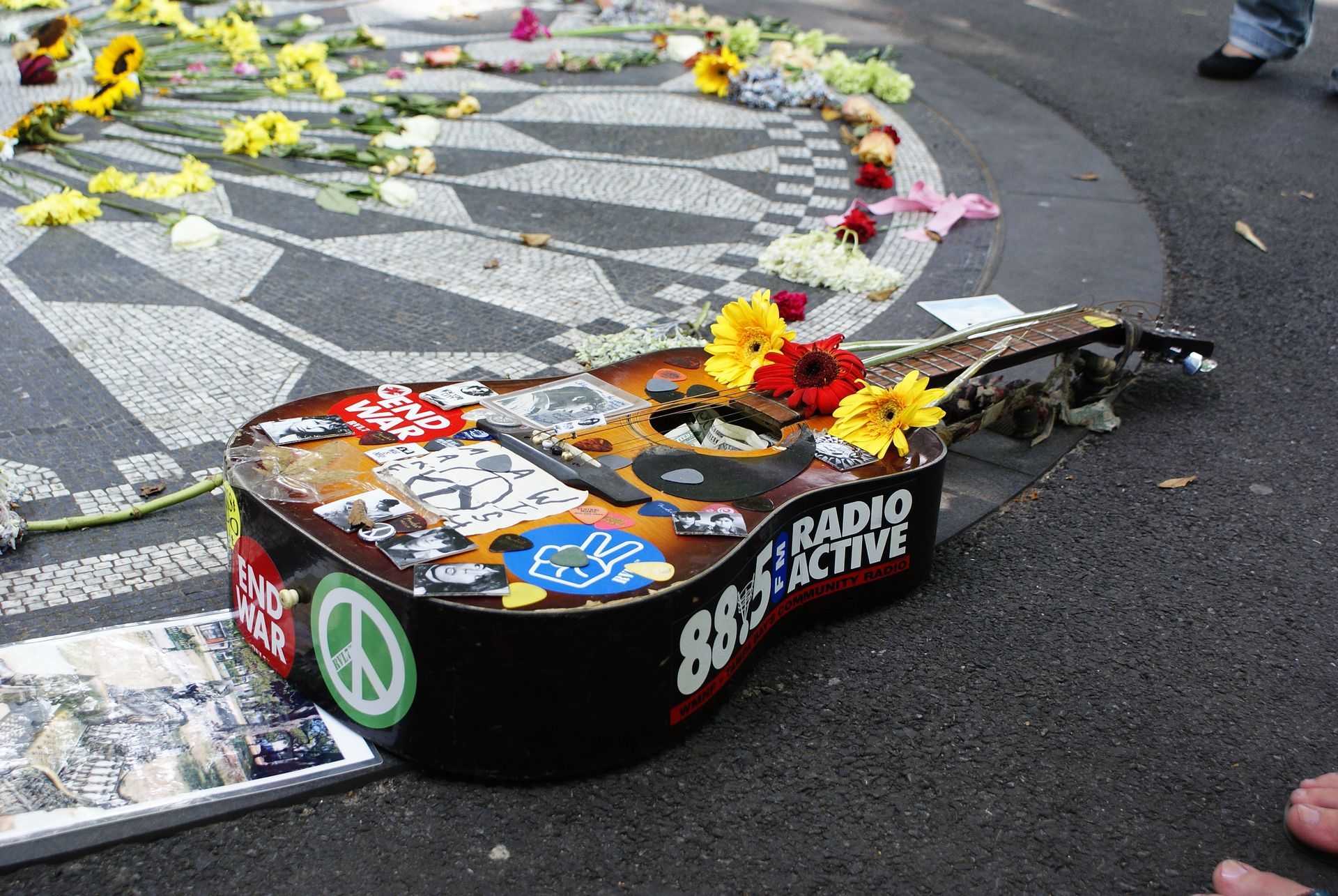 A guitar with the word radio active on it