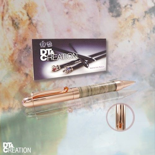 【DT&CREATION】Bolígrafo de cuarzo rosa natural de Taiwán con incrustaciones de cristales de una reconocida marca austriaca (Edición limitada, única)