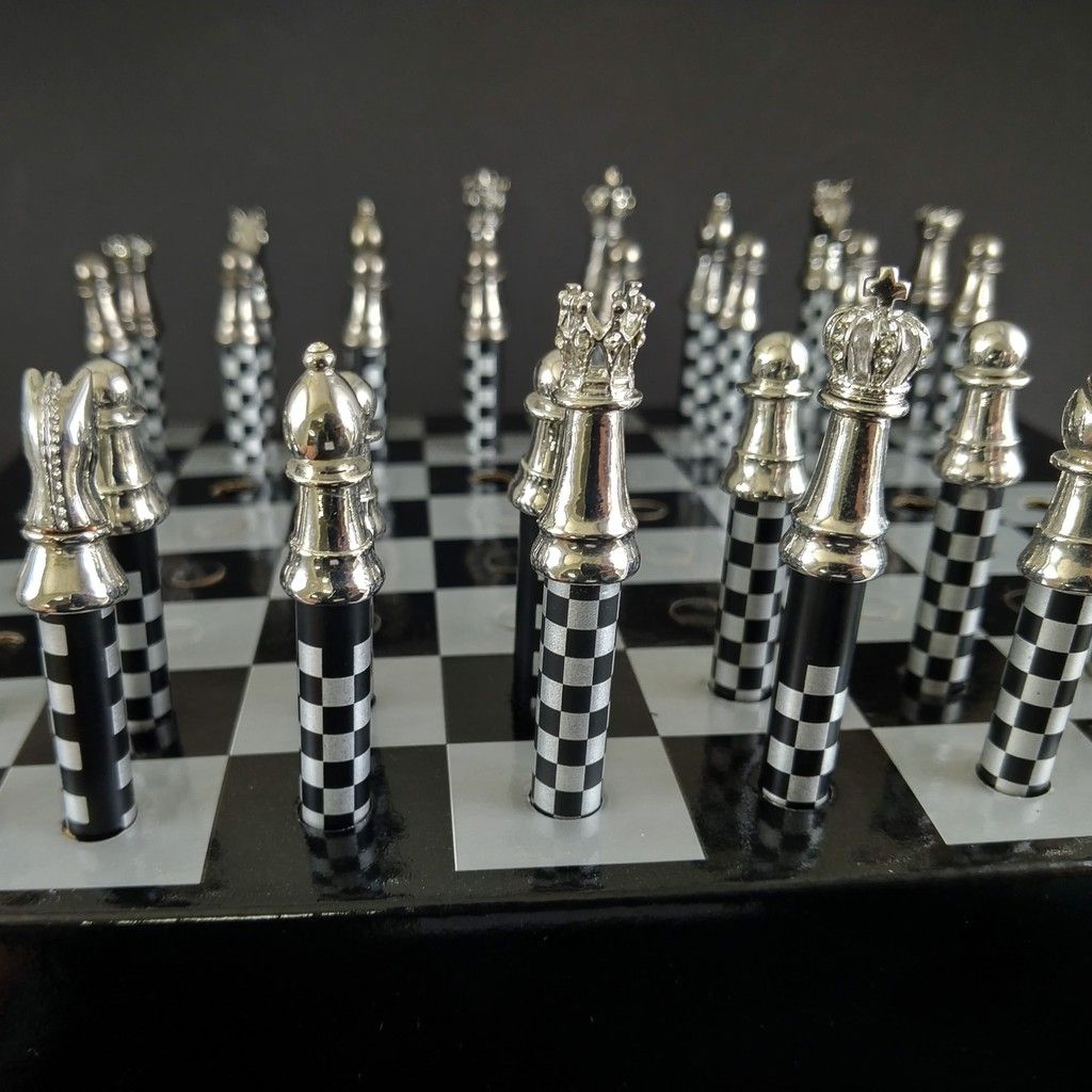 【DT&CREATION】 Juego de lápices de tablero de ajedrez cortos