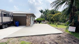 wet cement in Concrete Driveways Fort Myers, FL