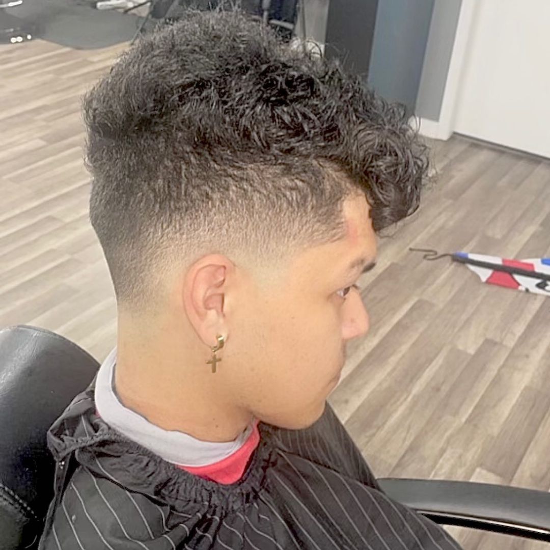 South Elgin Best Gentlemen's Barber Lounge