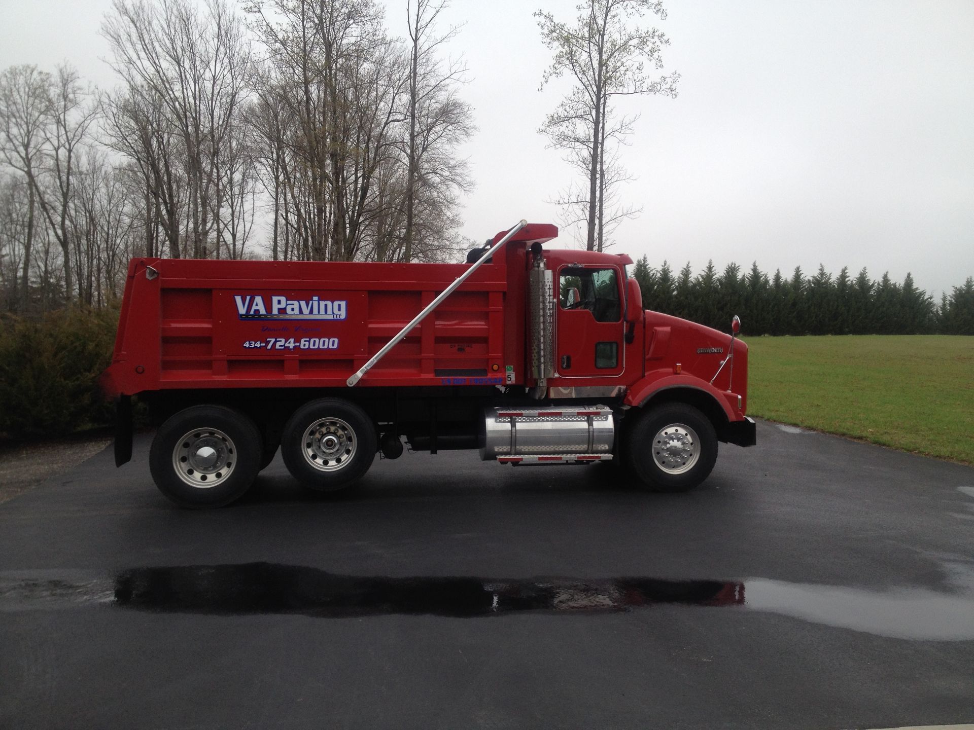Grading & drainage contractor – VA Paving LLC ensures long-lasting asphalt by preparing bases properly. Serving Danville, Chatham, Ringgold & nearby Virginia. Call (434) 724-6000.