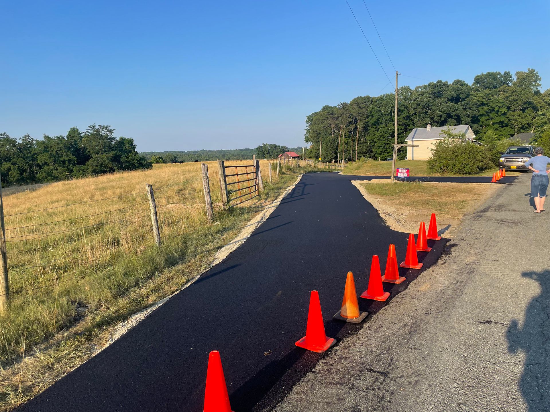 Asphalt paving contractor serving Northern NC – VA Paving LLC in Dry Fork, VA, works in Pelham, Providence & Reidsville with overlays & sealcoating.