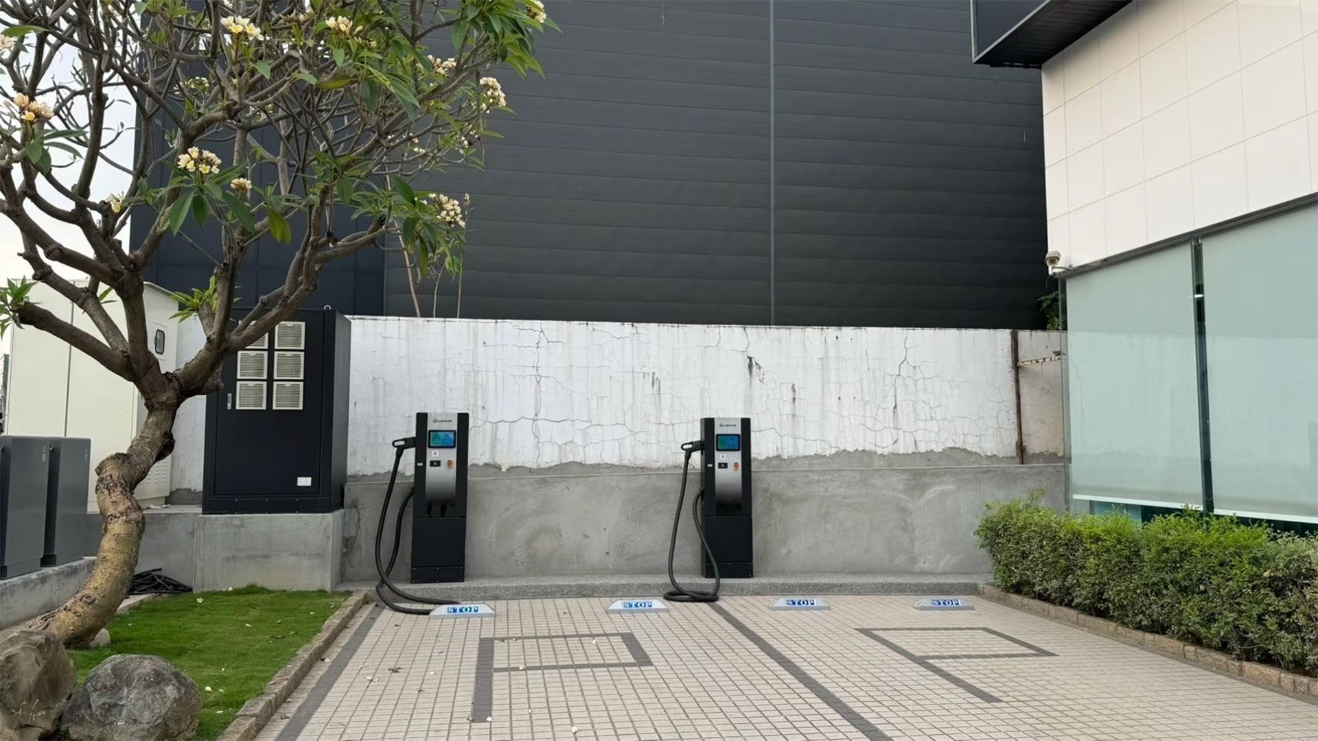LEXUS南都汽車_嘉義營業所訂閱LINE@+CCMS