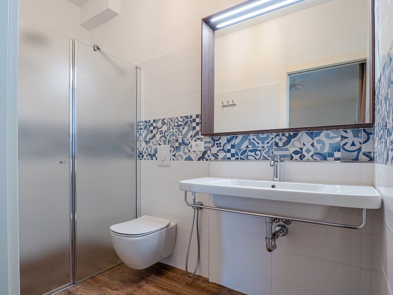bagno luminoso casa vacanza Lago di Garda