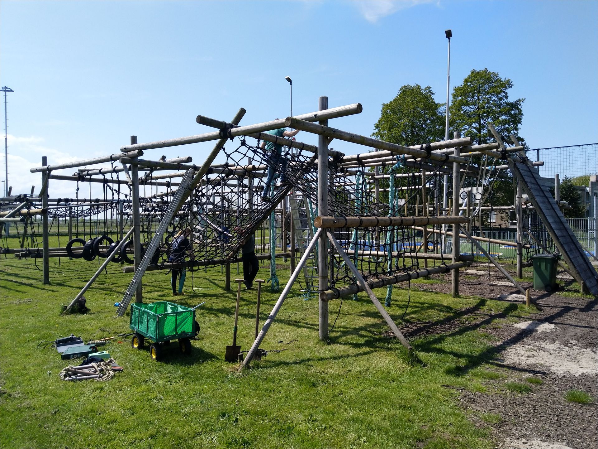 Bouwdag  bij Survivalrun Burgum