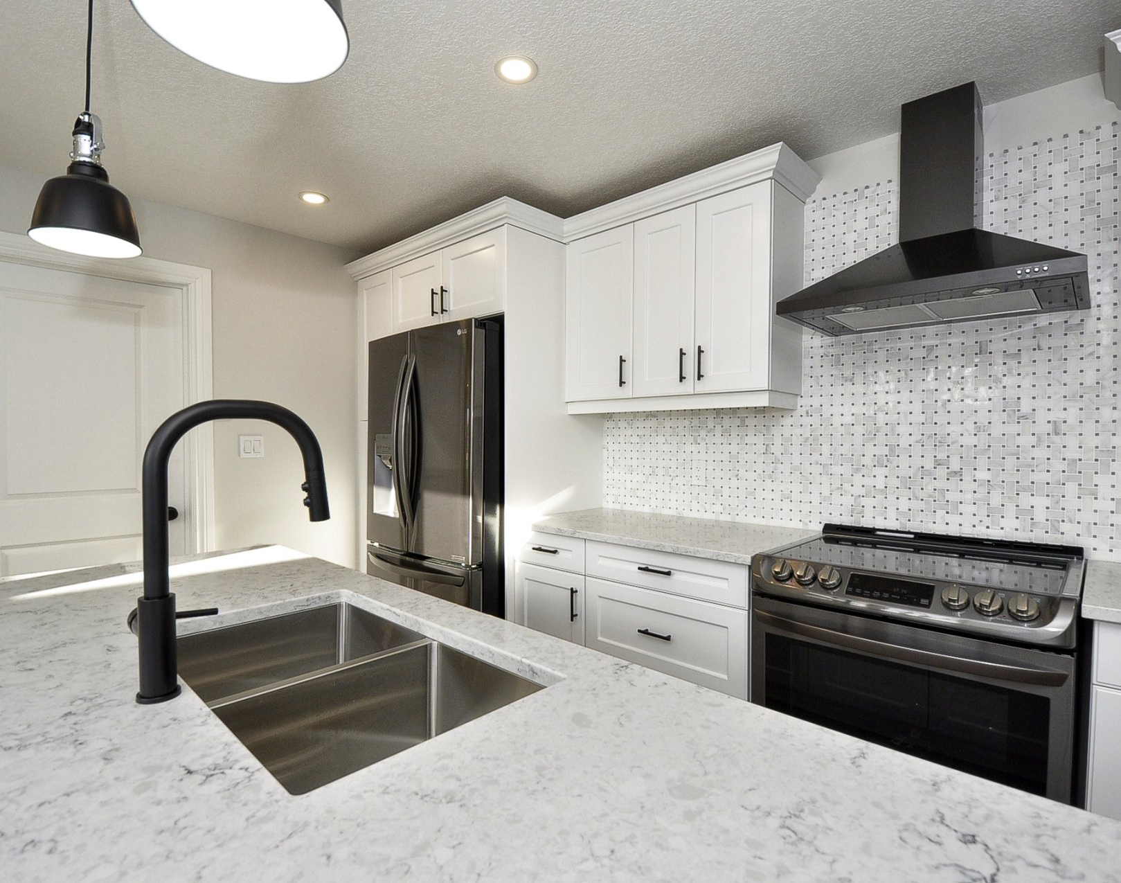 Kitchen renovation, bathroom renovation, Basement renovation, Fireplace, Custom home renovation, interior design, general contractor