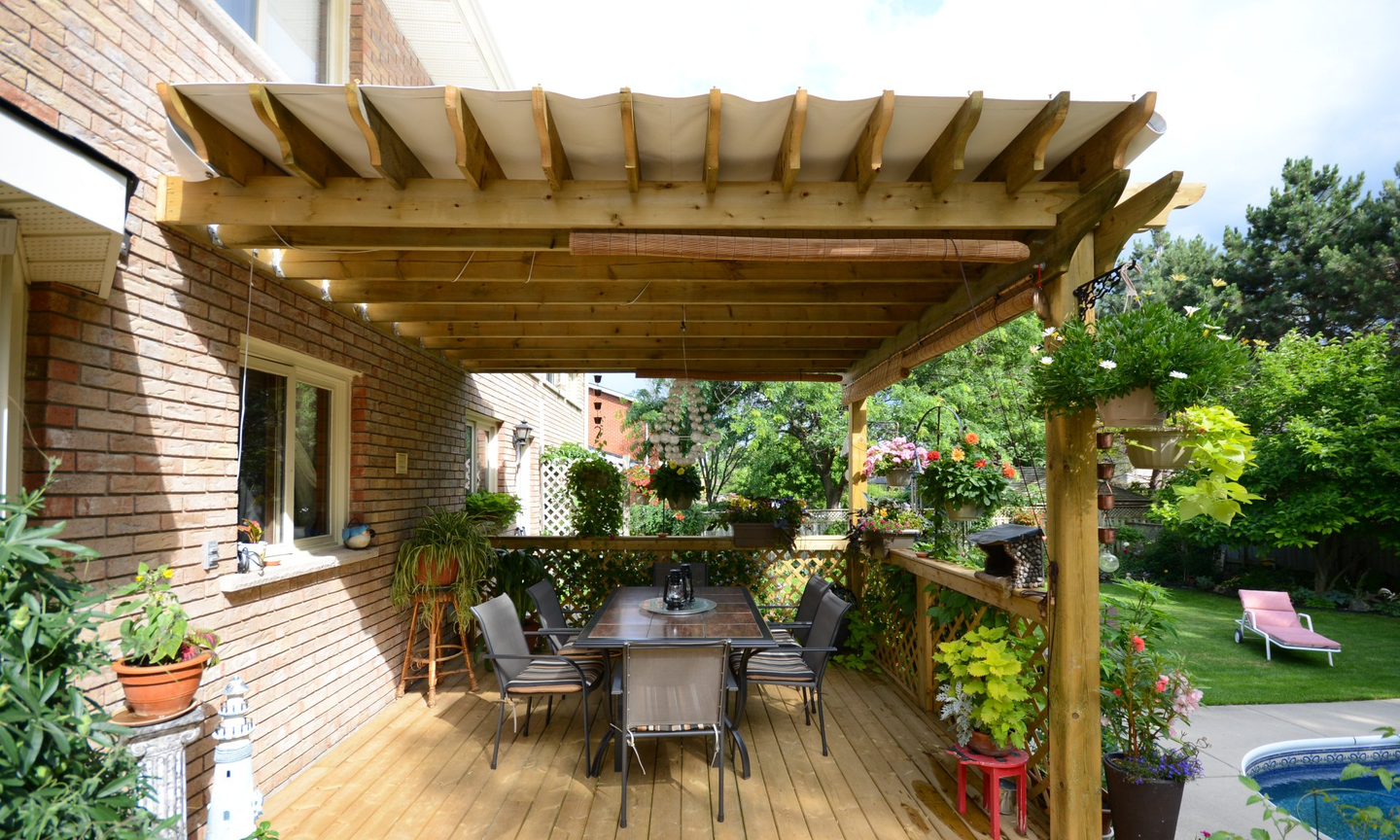 construction, house construction, general contractor, renovations, renovator, custom home builder, house additions, custom kitchens, custom bathrooms, basement finishing, garage construction, landscaping, outdoor kitchens, outdoor living, pergola, landscape design, construction, pools, pool contractor, pool builds