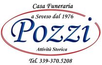 Logo di Casa Funeraria Pozzi, con testo in italiano, scritte blu e rosse e numero di telefono 339-370-5208