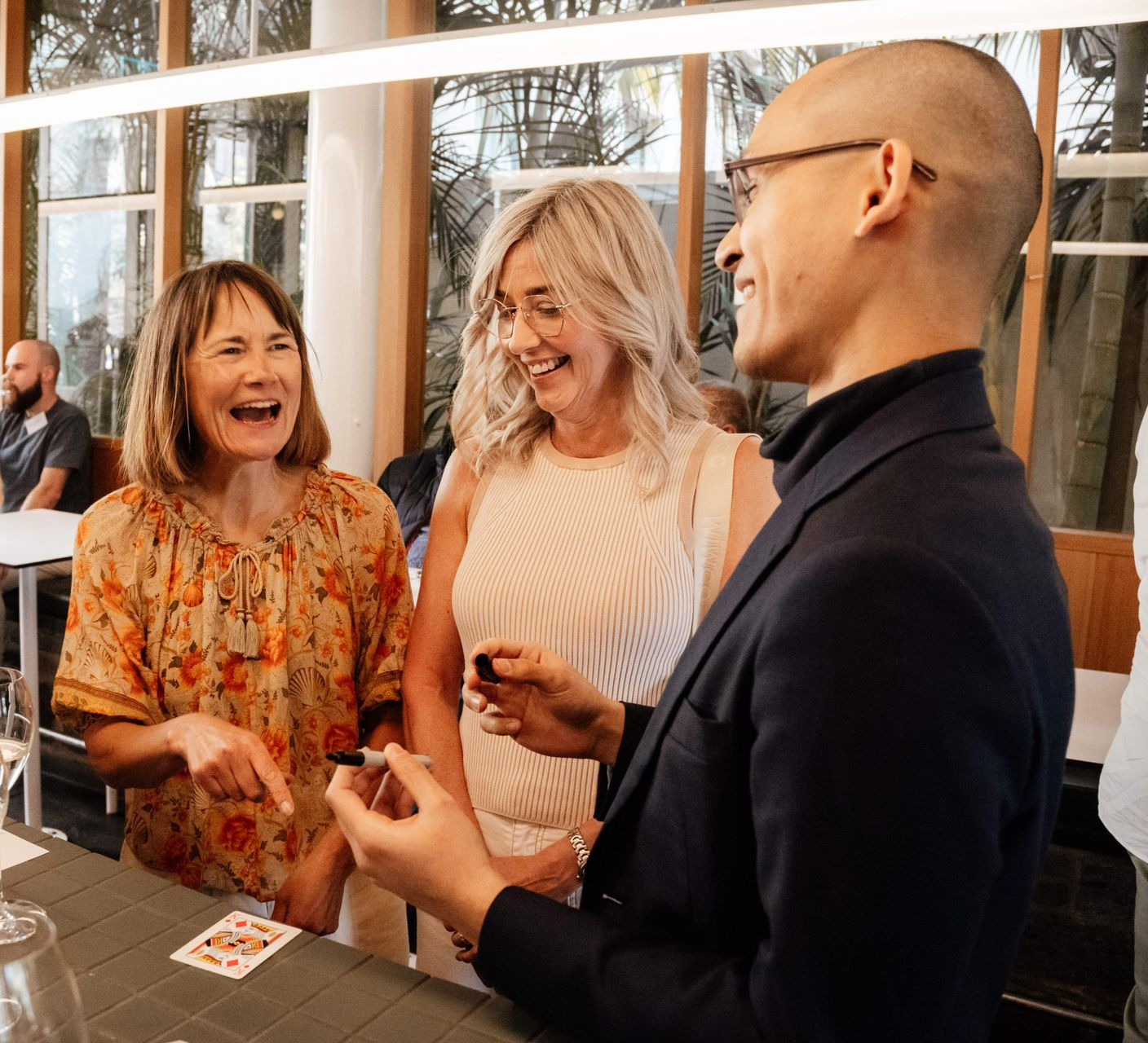 Wedding Magician Adelaide Entertaining Guests