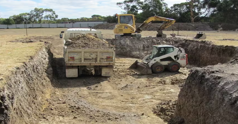 Earth Digger Driver at Construction Site | Geelong, Vic | Don Barry’s Bobcat Hire Earth Digger Driver at Construction Site | Geelong, Vic | Don Barry’s Bobcat Hire
