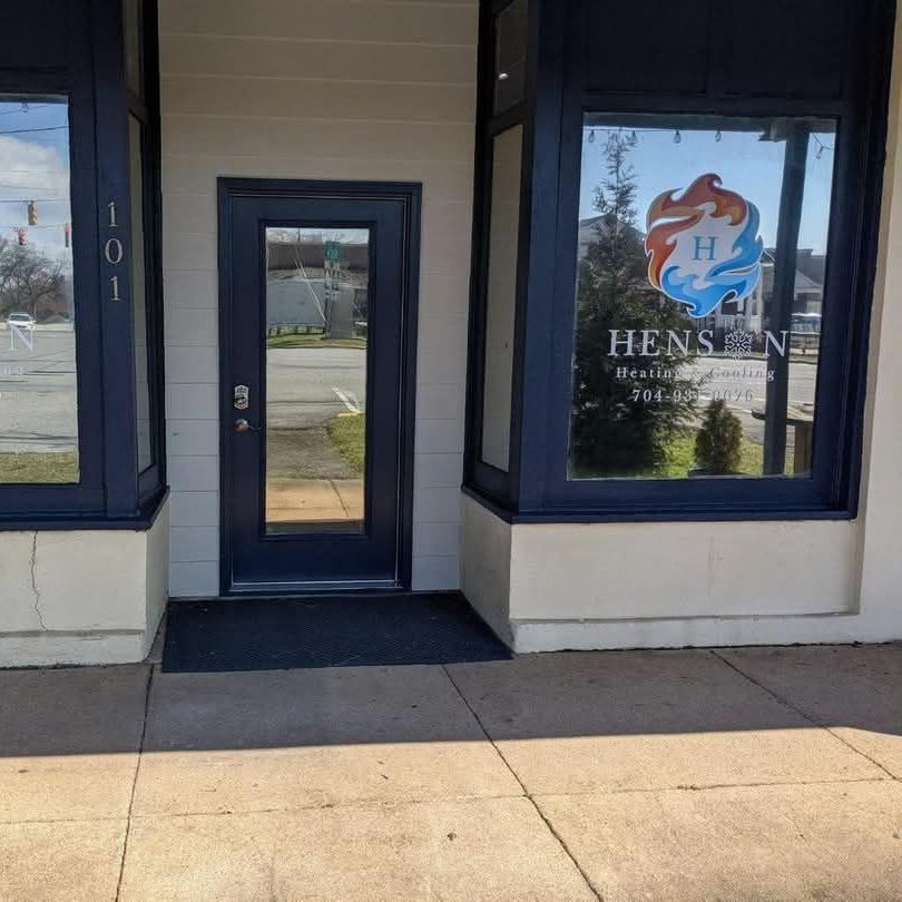 A store front with a sign that says hessen on it